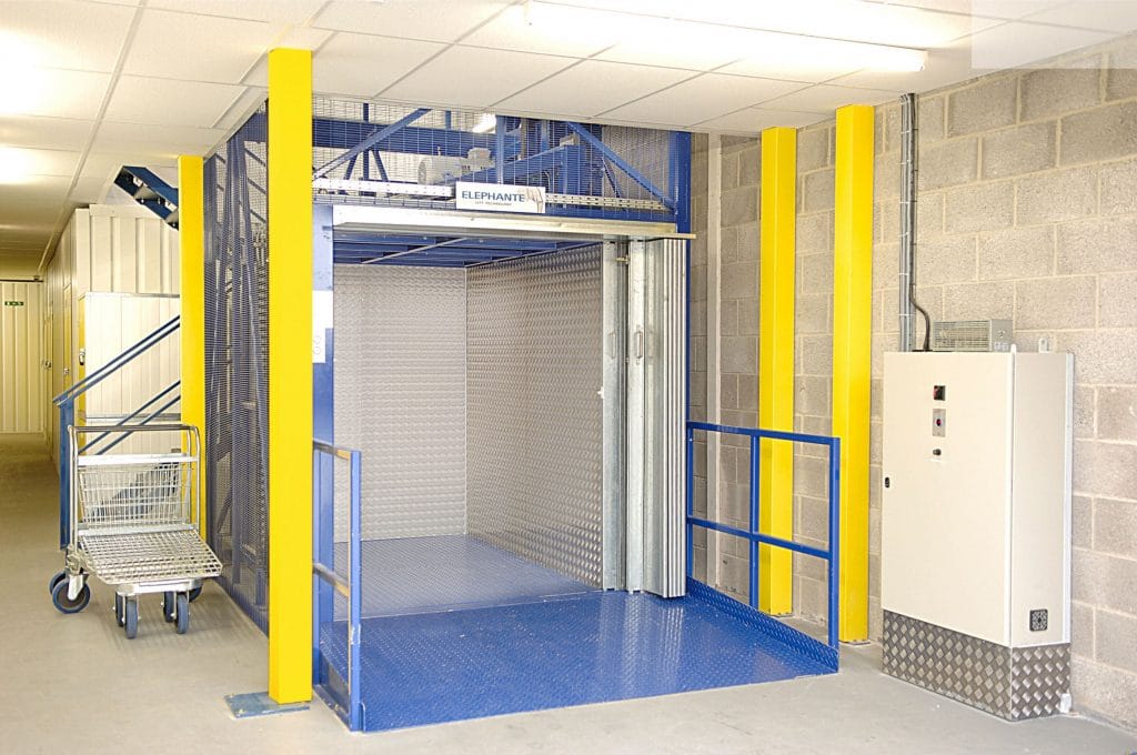 Thang máy vận tải hàng hóa